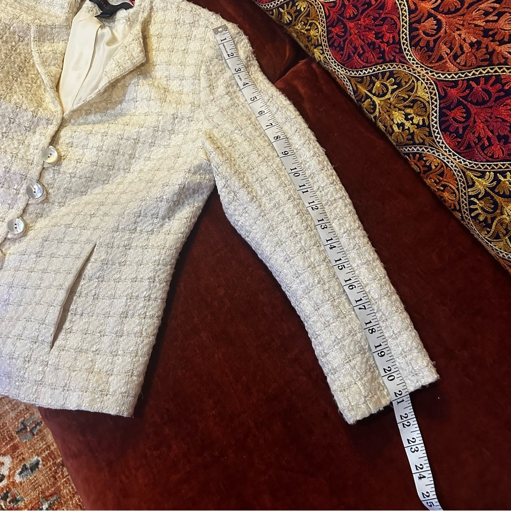 Nina McLemore Metallic Stitch Windowpane Tweed Ivory Silk Lined Blazer - Picture 14 of 16